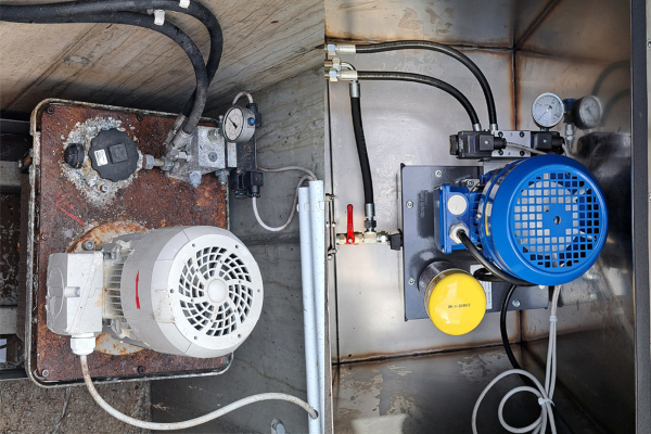 Poolabdeckung bereit für den Sommer! | Birrer Hydraulik